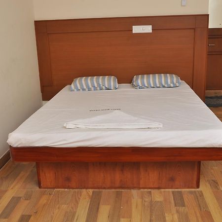 Altis Lodge Erode Esterno foto