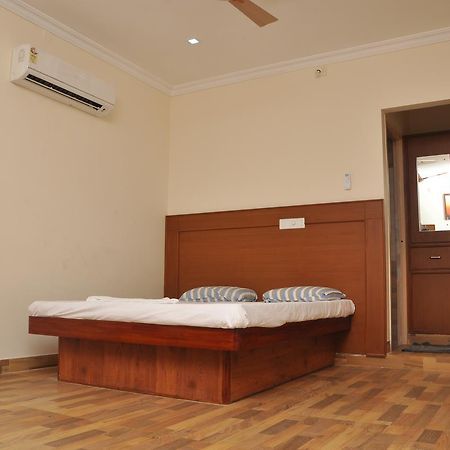 Altis Lodge Erode Esterno foto