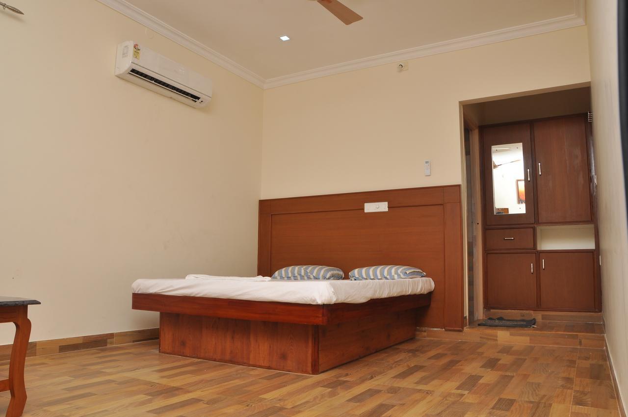 Altis Lodge Erode Esterno foto